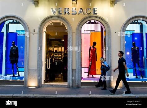 montenapoleone versace|via monte napoleone street.